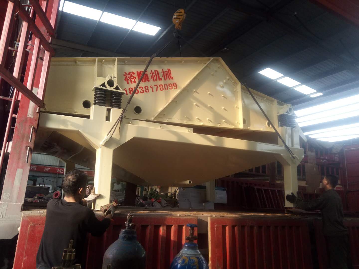 發(fā)往南陽的1840脫水回收一體機